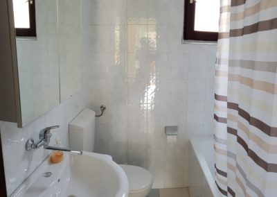 b9fc9d8b-4dc1-472c-9ad3-e6d8879f4175